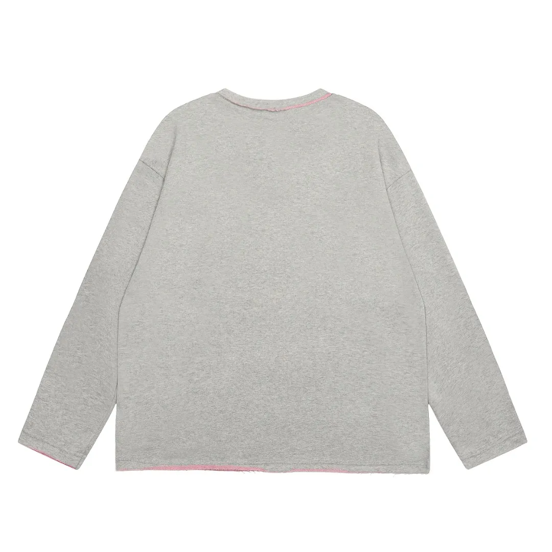 🅿️210 "Top Quality" Style No.: T5011# [Ralph Lauren dual-color pony embroidered logo couple V-neck sweatshirt] ✅Ralph Lauren classic two-color stitching contrasting V-neck terry sweatshirt ✅The version is restored to the original version. The maximum size can be worn up to 170 pounds. Loose, comfortable and stress-free. ✅The upper body is simple and easy to wear. ootd must-have style. Good-looking clothes are never too picky. A must-have in a couple’s wardrobe Size: S-L Color: Mi Xing Navy Gray
